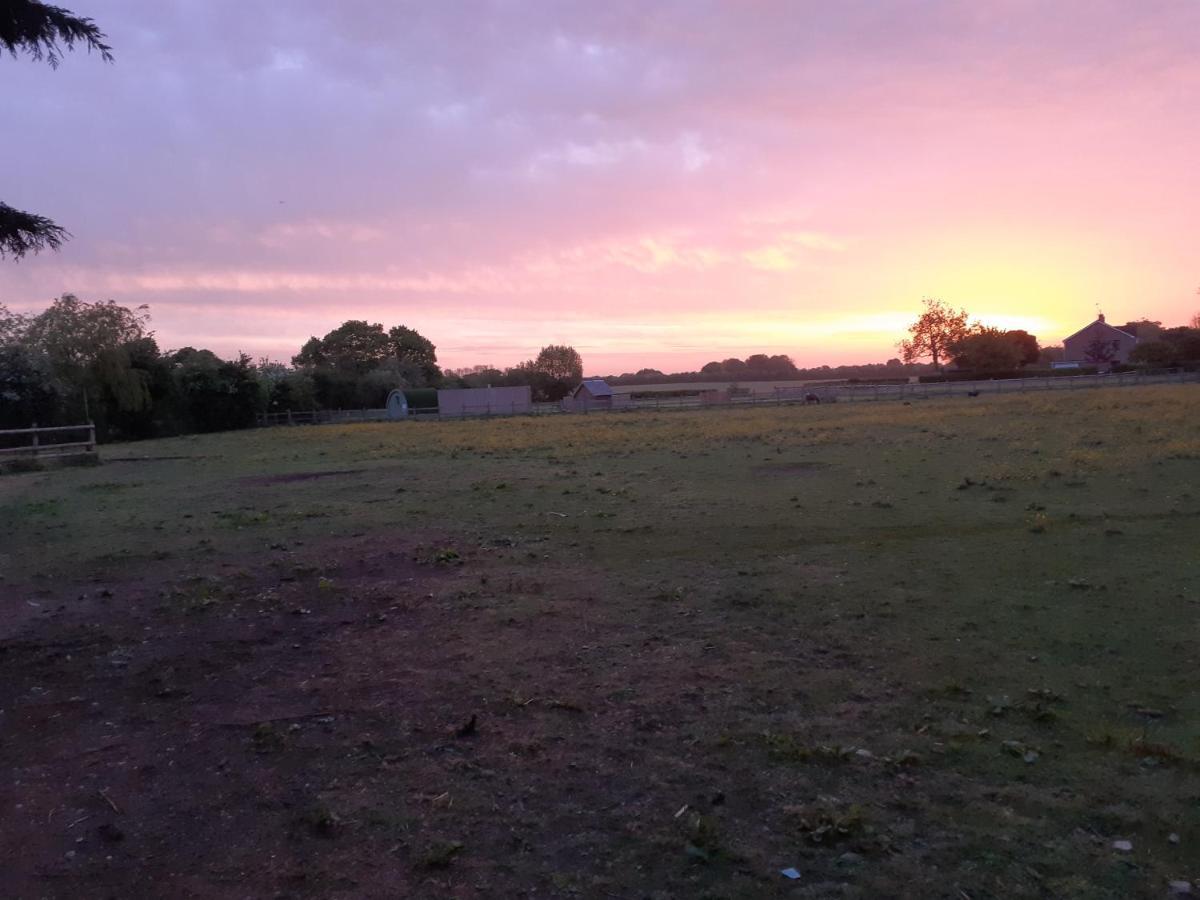 Glamping At The Retreat Wiltshire Is Rural Bliss Villa Chippenham  Exterior foto