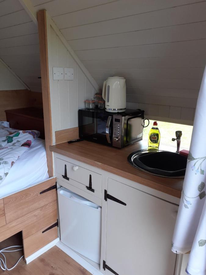 Glamping At The Retreat Wiltshire Is Rural Bliss Villa Chippenham  Exterior foto