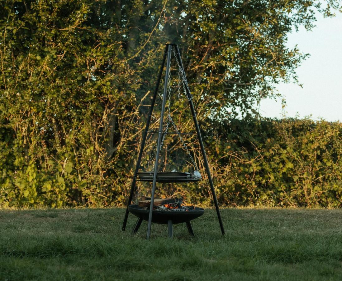 Glamping At The Retreat Wiltshire Is Rural Bliss Villa Chippenham  Exterior foto