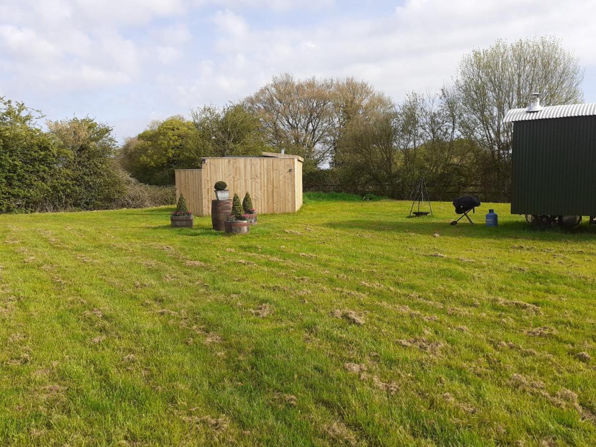 Glamping At The Retreat Wiltshire Is Rural Bliss Villa Chippenham  Exterior foto