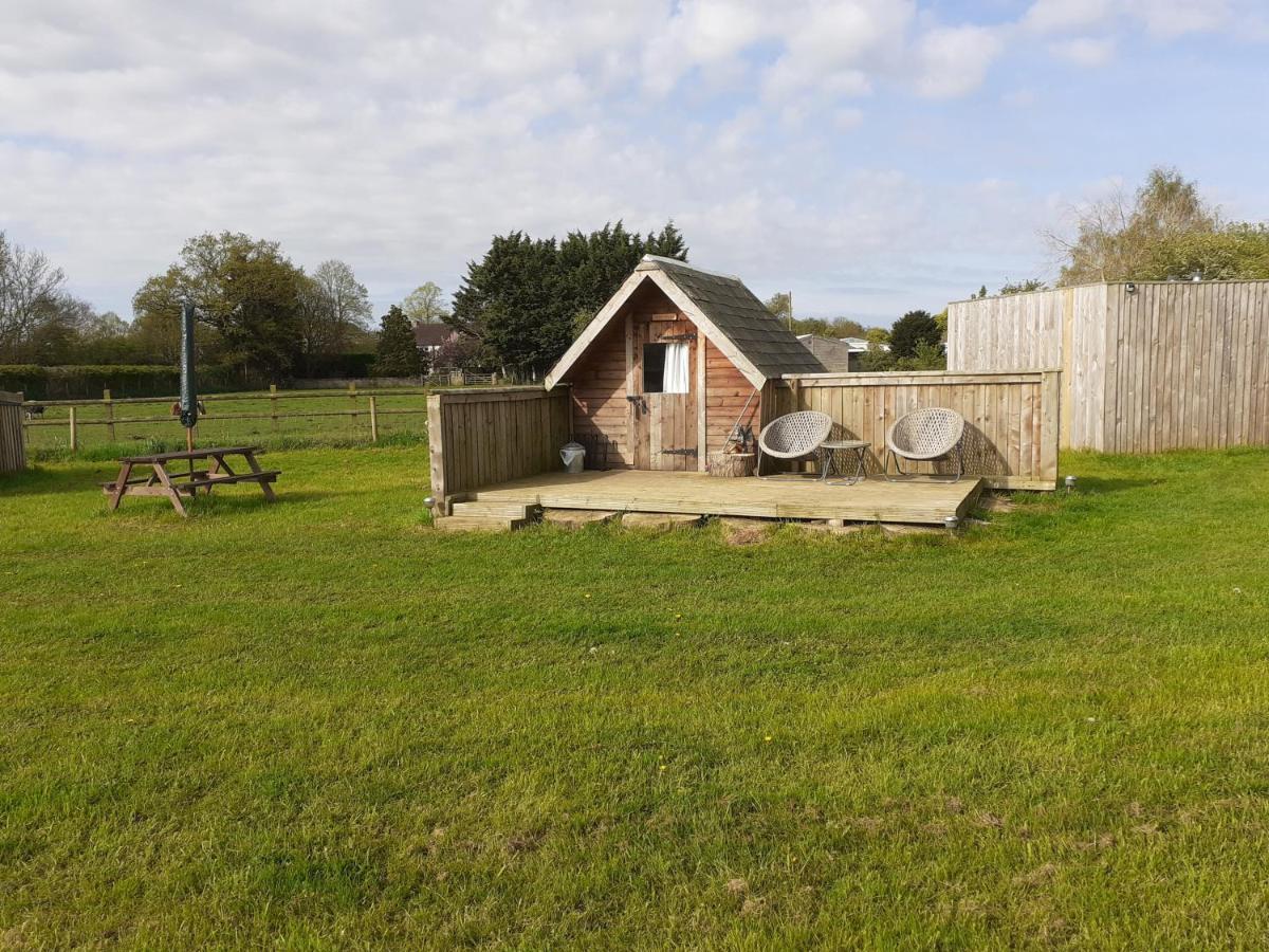 Glamping At The Retreat Wiltshire Is Rural Bliss Villa Chippenham  Exterior foto